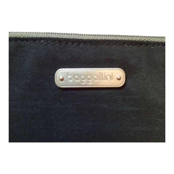Baggallini Wristlet Black Nylon RFID Wallet Detachable Strap Zipper Closure - Picture 4 of 7